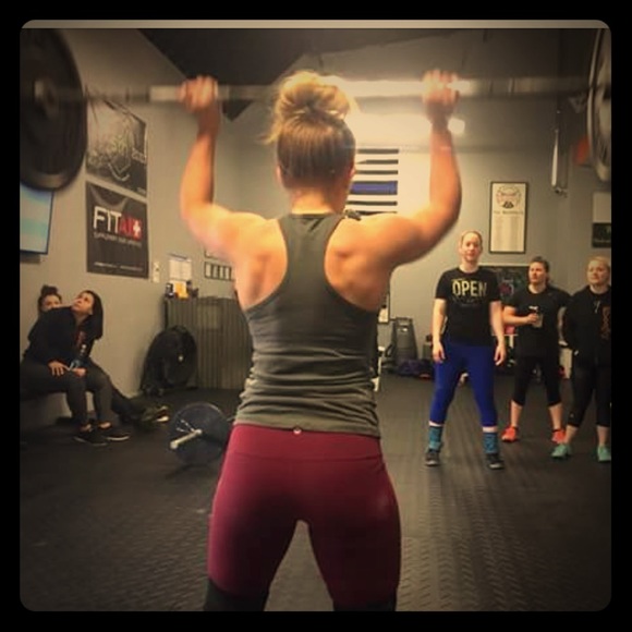 Meet your Posher, Danielle - Picture 2 of 2